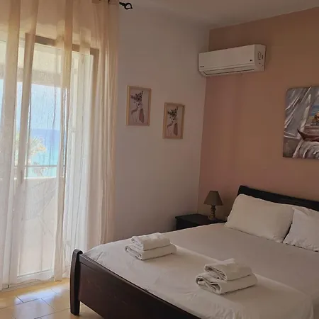 Corfu Menigos 59 アパート